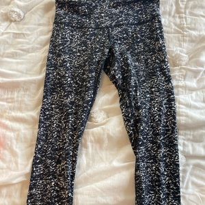 LULULEMON-Wunder Under Leggings 21 inch crop